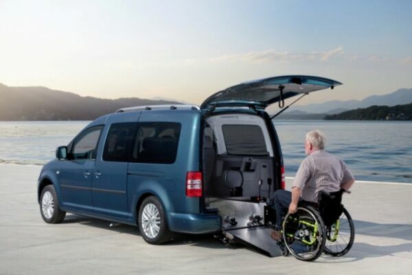 Volkswagen сделал коммерческие автомобили для инвалидов