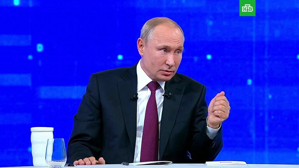Президент владеет повесткой: политологи прокомментировали "Прямую линию" Путина
