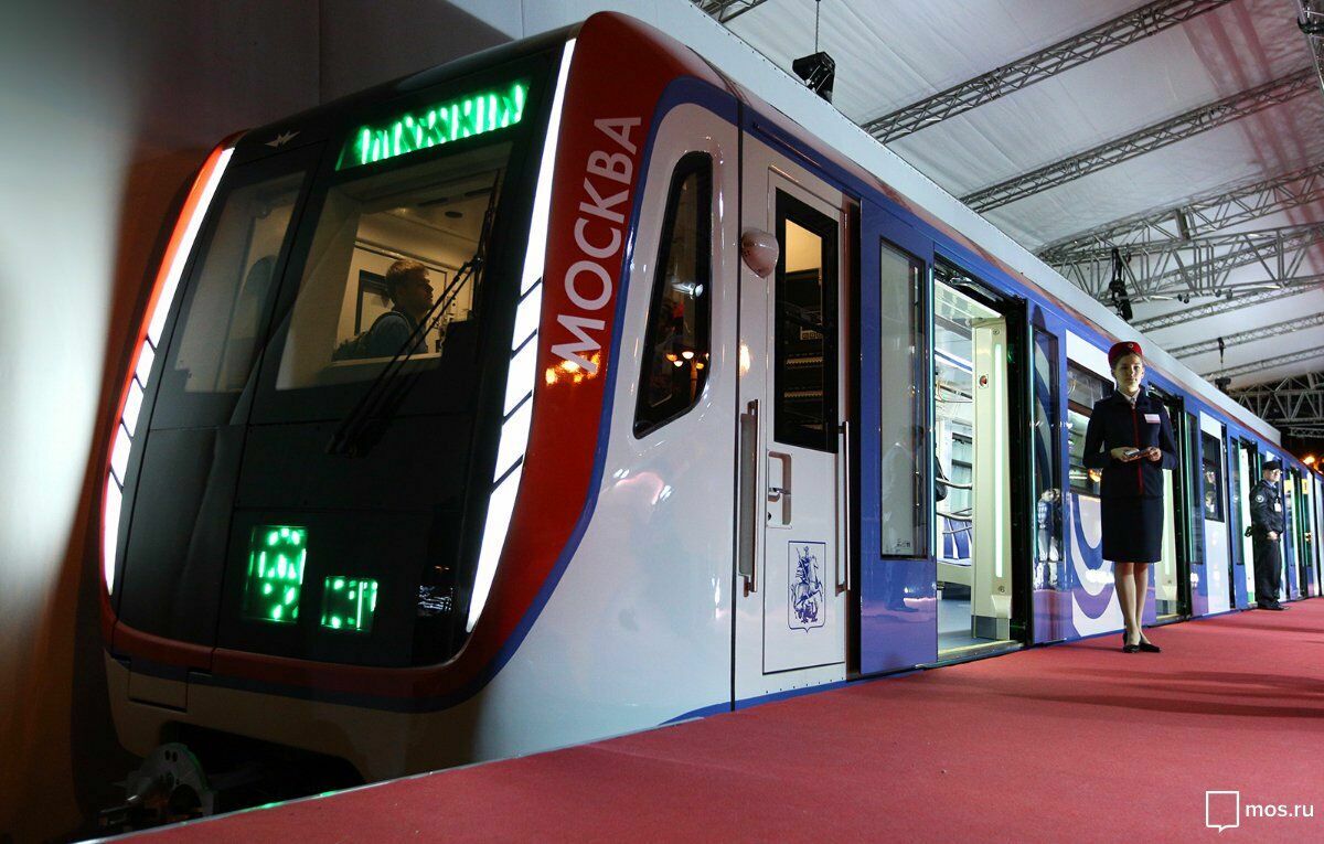 На Калужско-Рижской линии начал курсировать поезд нового поколения "Москва"