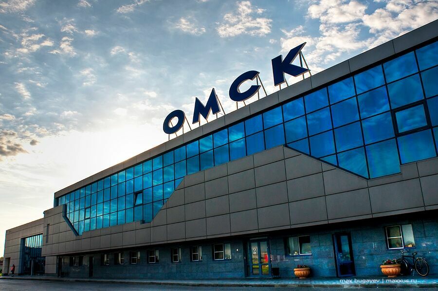 "Заминированный" самолет, летевший из Москвы, благополучно приземлился в Омске