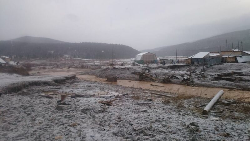Власти попросили ускорить работы на прорыве дамбы в Красноярском крае из-за холодов