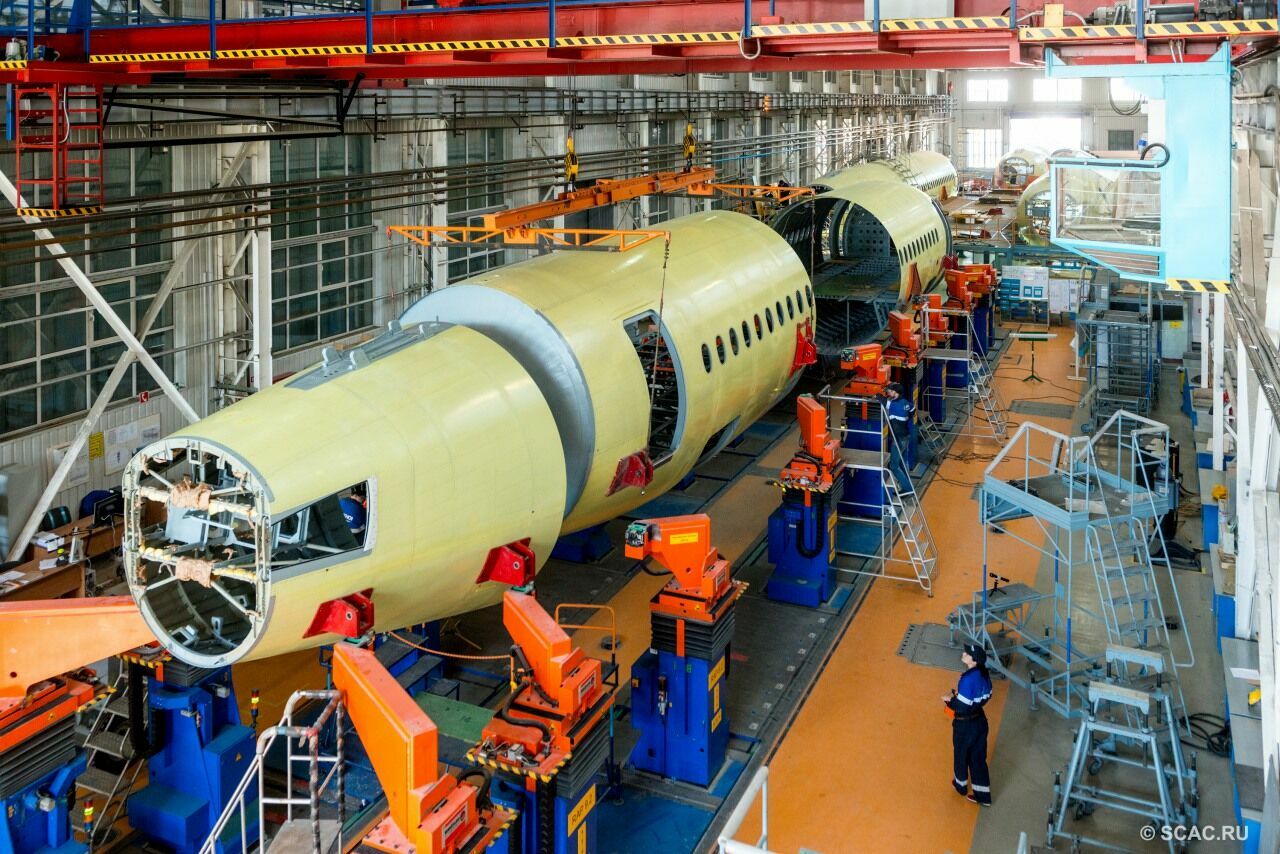 Минпромторг потратит еще 15 млрд руб на «русифицированный» Superjet