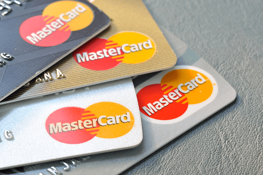 Mastercard поднимет для россиян комиссию за покупки в интернете