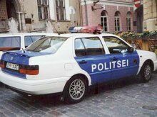 Пьяные эстонские школьники избили полицейского