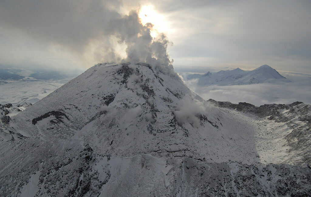 С экологической катастрофой на Камчатке связали извержение вулкана Безымянный