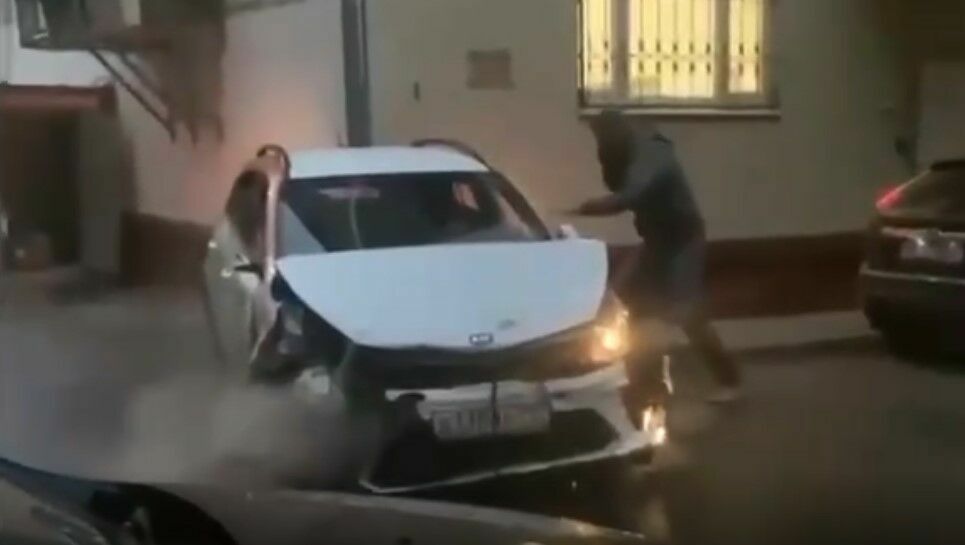 В Москве задержан водитель каршеринга, протаранивший восемь автомобилей (ВИДЕО)