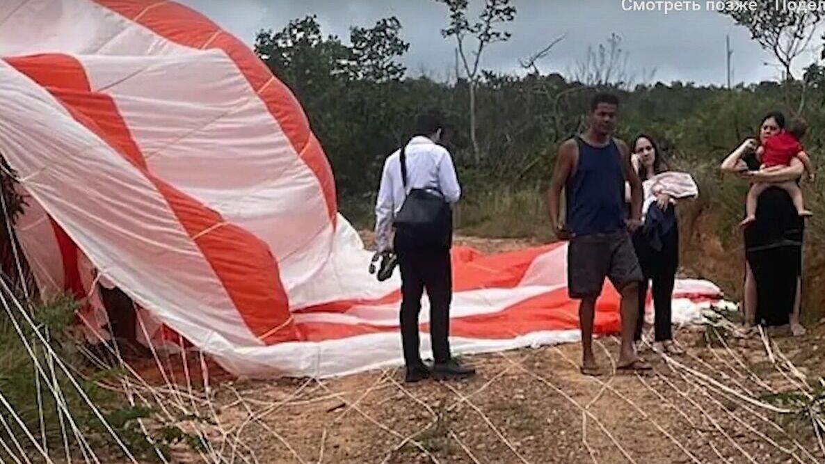 Видео дня: в Бразилии самолетный парашют спас жизни шестерых пассажиров