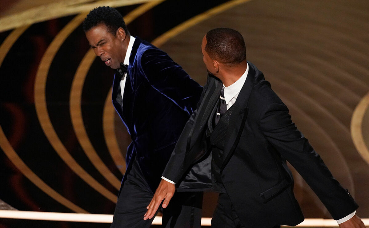 На церемонии вручения «Оскара» Уилл Смит врезал Крису Року за глупые шуточки