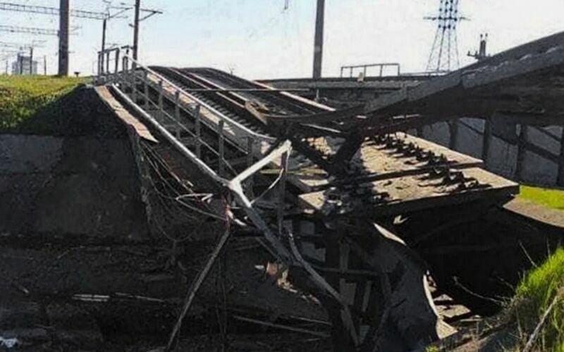 Губернатор Курской области Старовойт назвал обрушение жд-моста диверсией