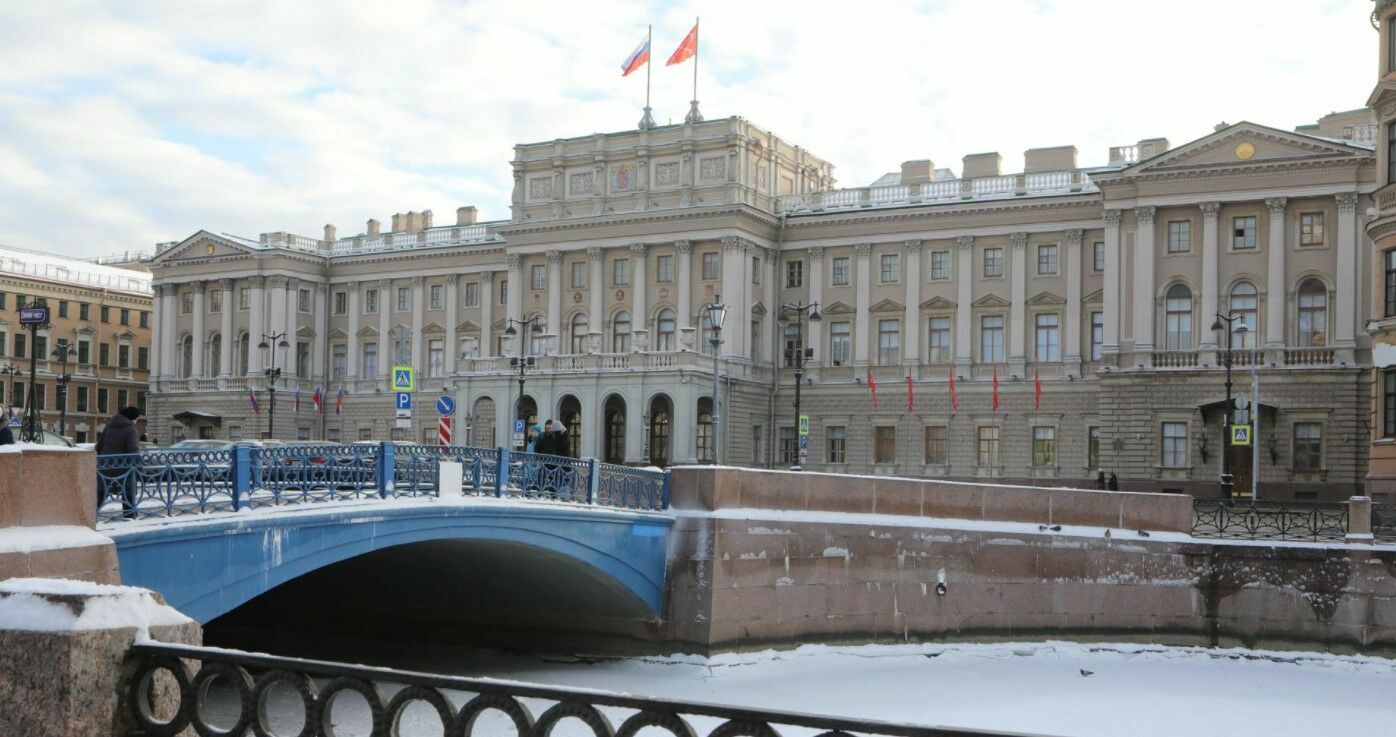 Журналистам закрыли доступ в парламент Петербурга