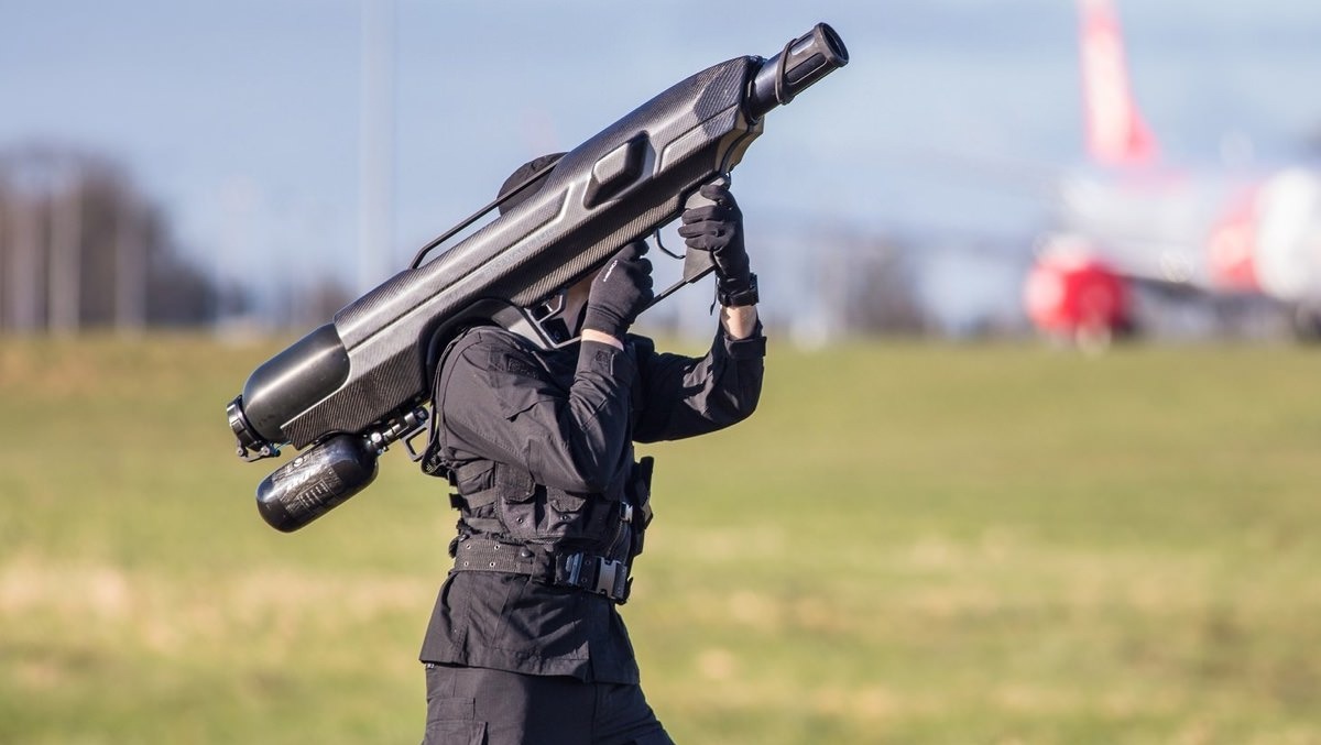 Военные испытали на полигоне лазерную пушку против дронов