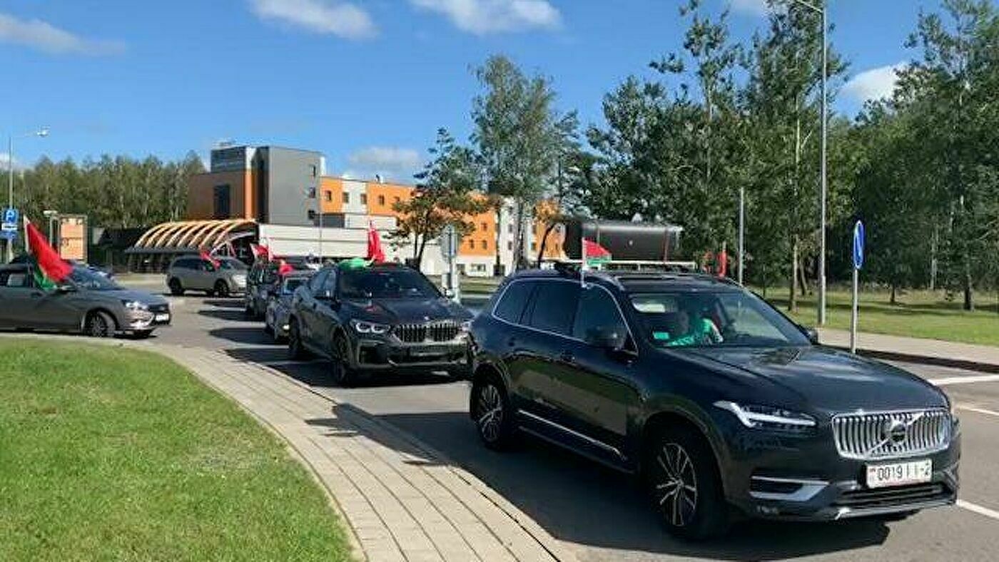 В Минске проходит автопробег сторонников Александра Лукашенко