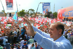 В Турции проходят первые в истории страны прямые выборы президента