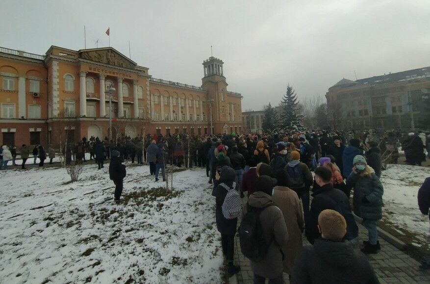 На акциях в поддержку Алексея Навального задержано более 180 человек