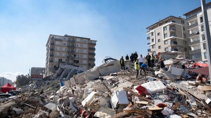 Число погибших при землетрясении в Турции выросло до 43,5 тысячи человек