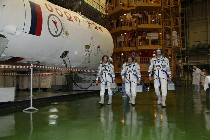 Из отряда космонавтов исключили троих человек
