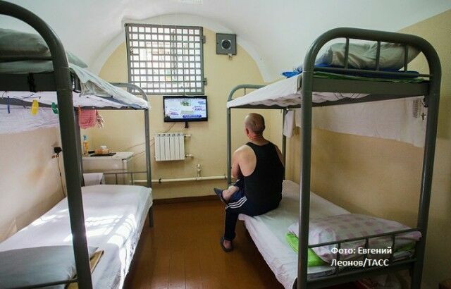 В российские тюрьмы проведут кабельное телевидение