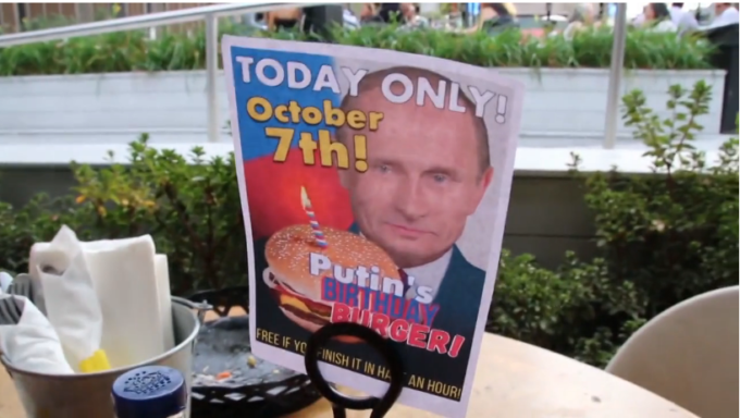 Новость о пятиэтажном бургере в честь дня рождения Путина оказалась фейком