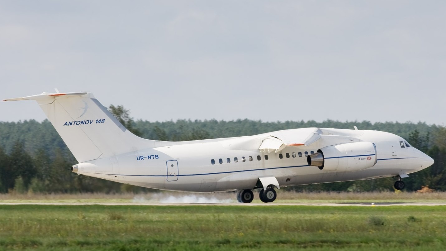 Росавиация увеличила ресурс самолета Ан-148-100 с 10 до 30 лет