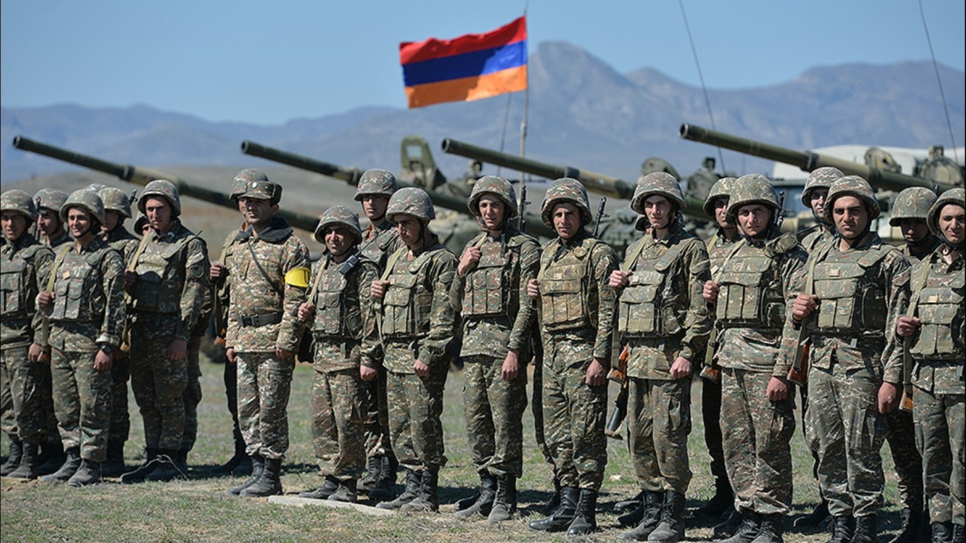 Армения войска к границе. Армия Нагорного Карабаха 2023. Солдат вс Армении в Карабахе. Арцах Нагорный Карабах солдаты.