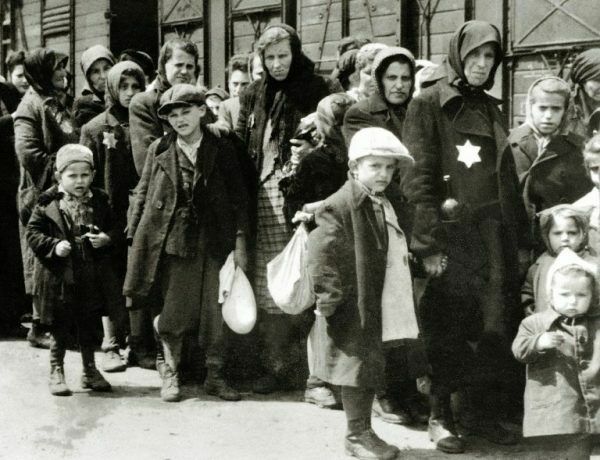 Польша не хочет признавать своей вины в изгнании и уничтожении евреев