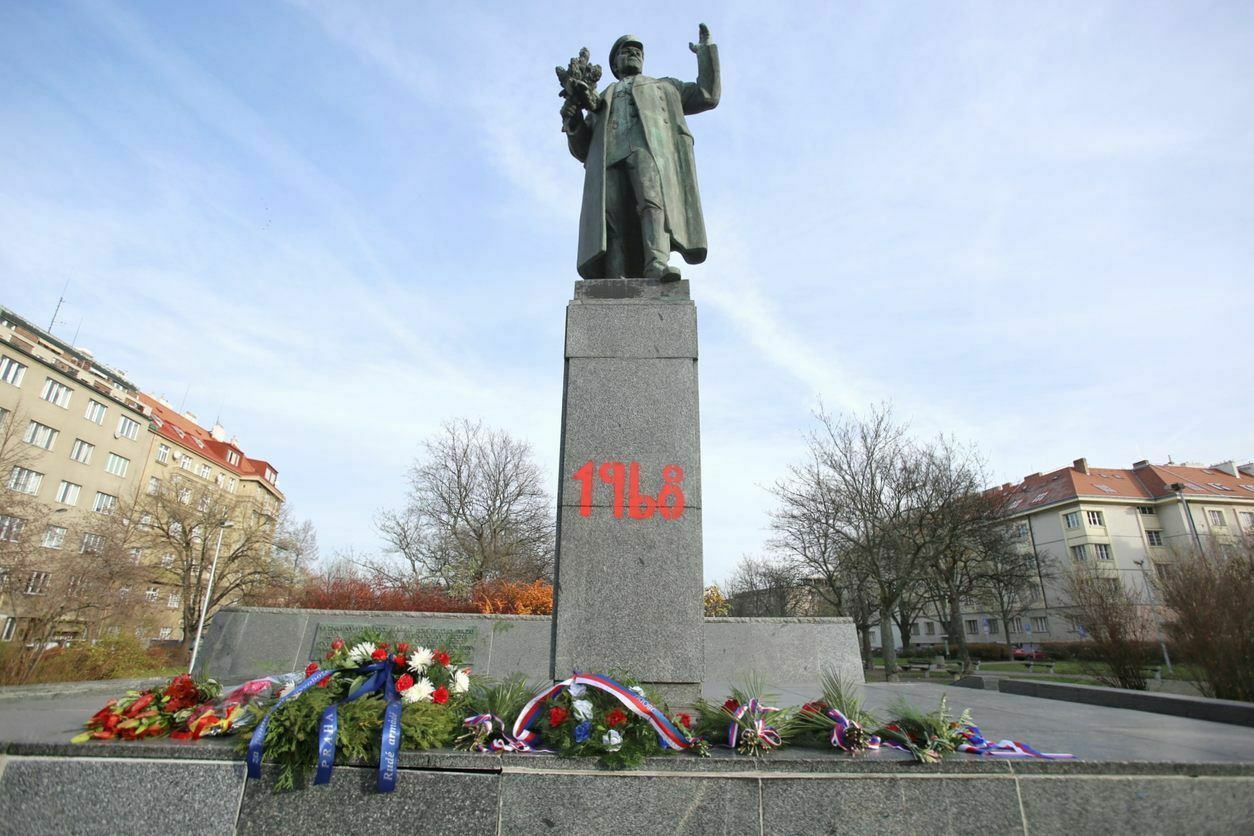 На памятнике маршалу Коневу в Праге установят еще одну табличку
