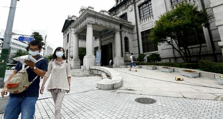 Полиция Южной Кореи рассматривает дела о распространении ложной информации о коронавирусе