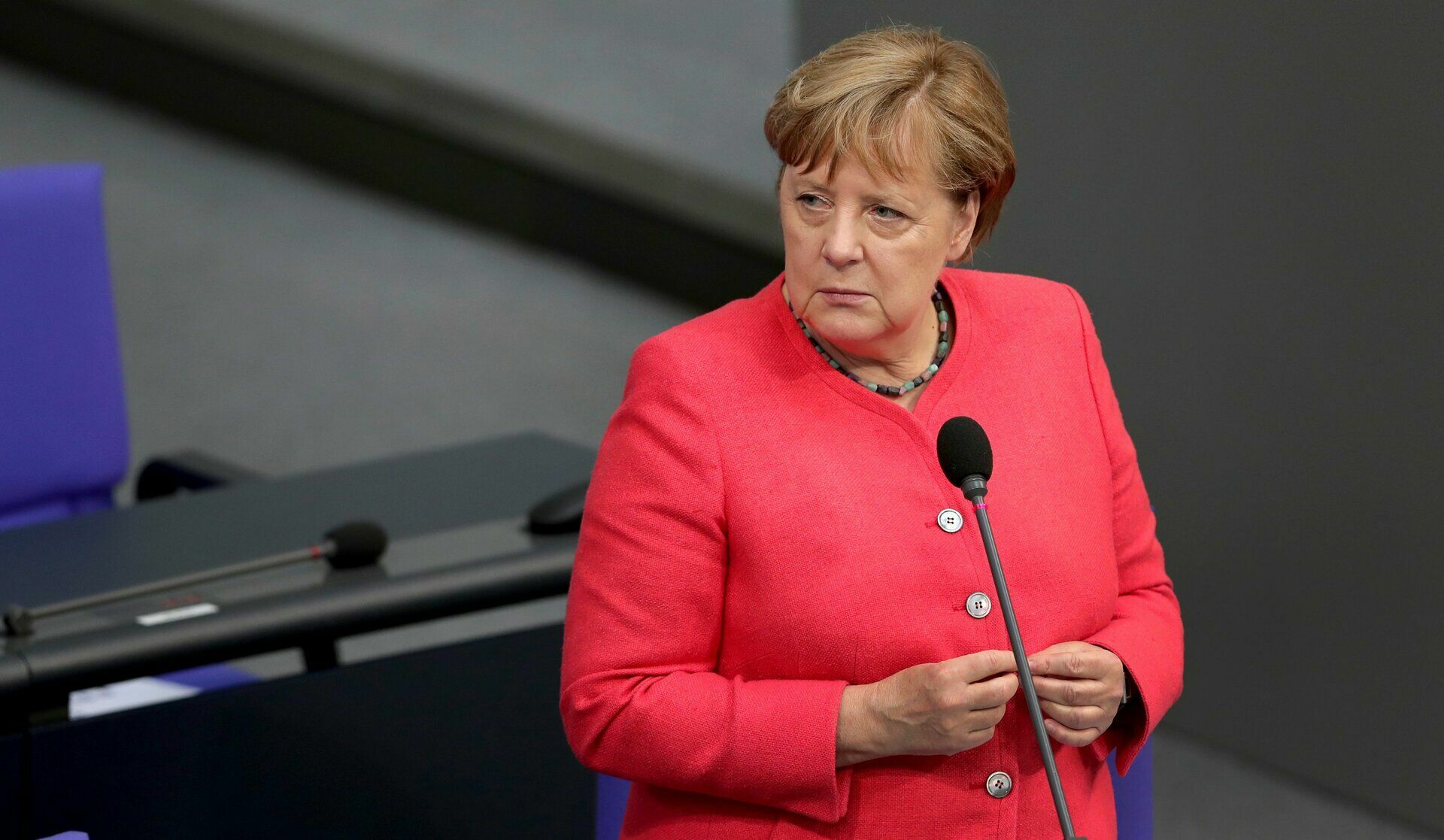 Перевести стрелки: о чем говорит новый фильм об Ангеле Меркель