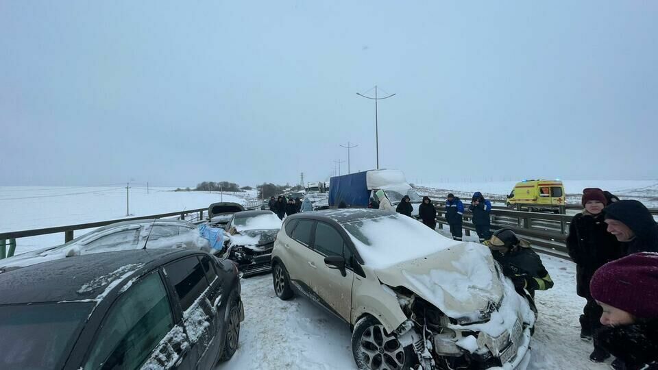Снегопад на трассе М-4 привел к столкновению свыше 50 машин под Тулой