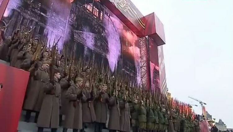 В Москве прошел  торжественный марш в честь военного парада 1941 года