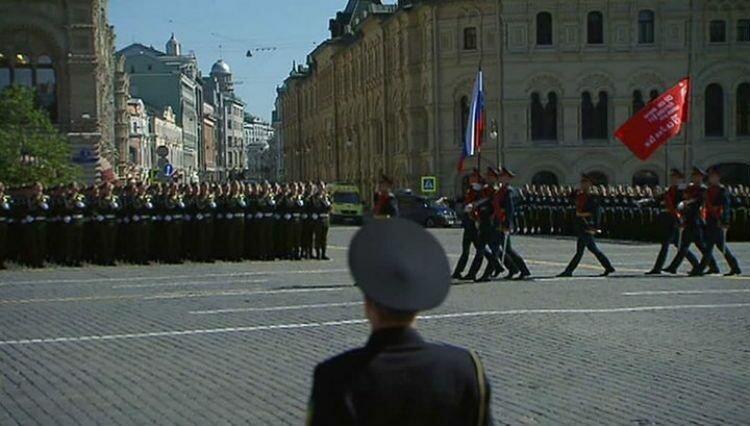Репетиция военного парада проходит на Красной площади в Москве