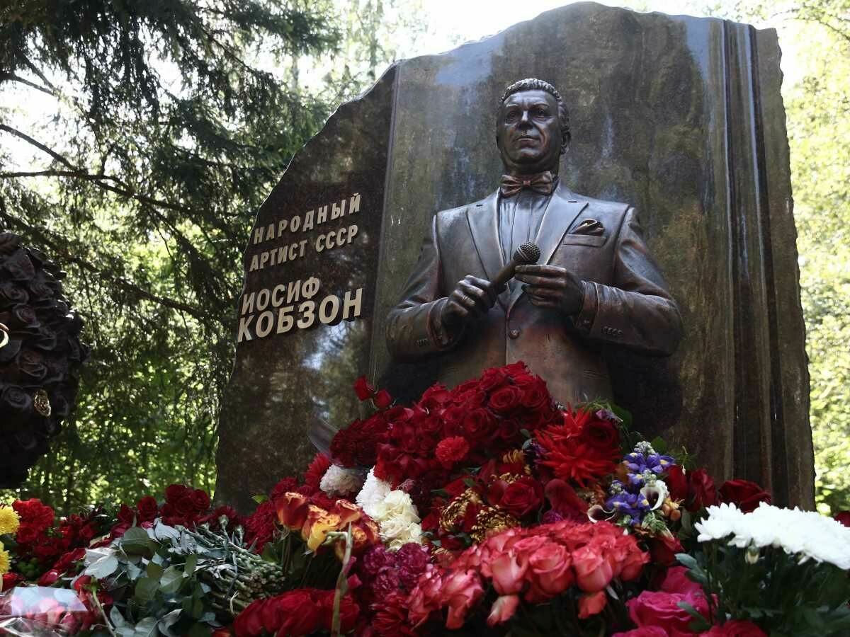 Мэрия Москвы потратит 45 миллионов рублей на памятник Кобзону