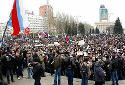 На востоке Украины продолжаются протестные митинги