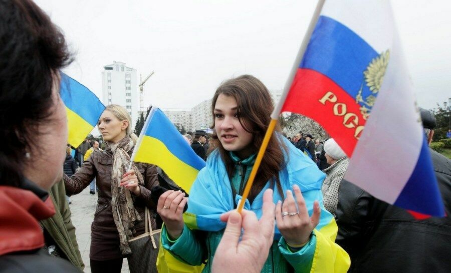 В Киеве посоветовали украинцам перевезти родственников из России