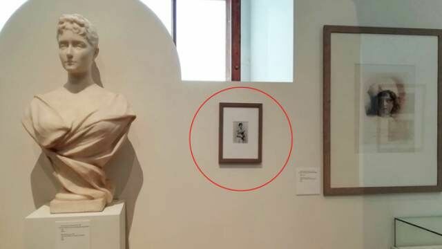 В Историческом музее журналисты МК повесили лишний  экспонат