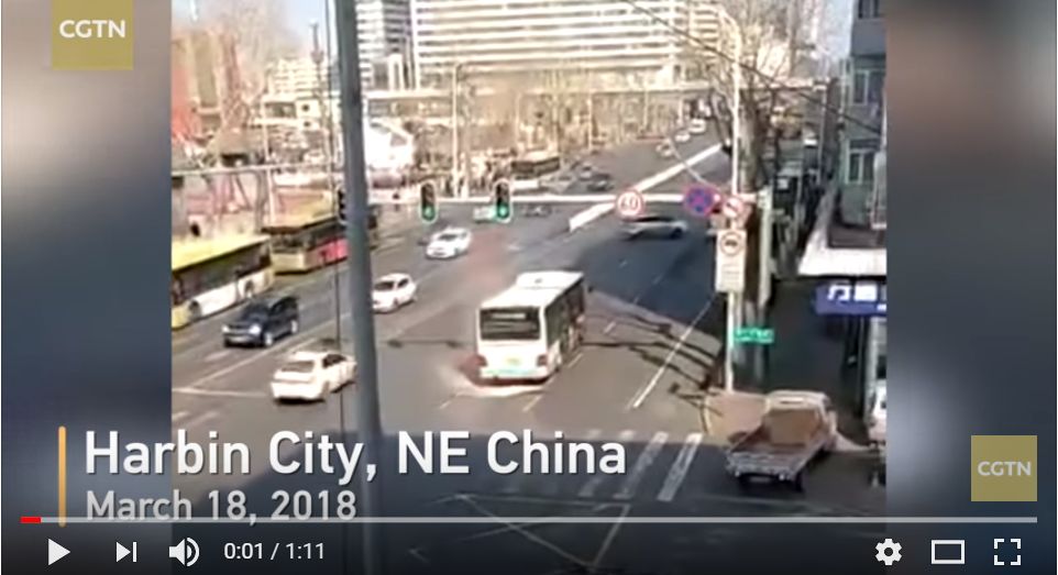 Видео дня: в России и близко не знают, что такое битком набитый автобус