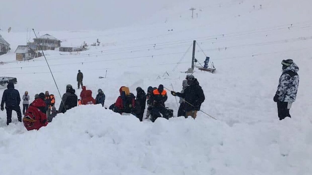 Считавшаяся погибшей при сходе лавины в Мурманской области девочка выжила