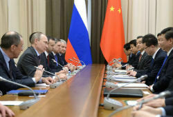 Путин провел в Сочи переговоры с главами Таджикистана и Китая