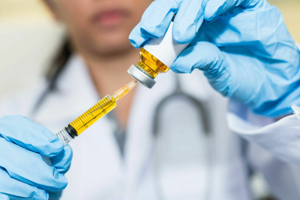 Испытания третьей российской вакцины от COVID не выявили негативных реакций