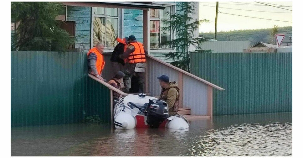 Свыше 500 человек эвакуировали в Якутии после наводнения