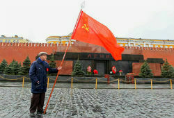 15 мая мавзолей Ленина в Москве откроется для посещений после ремонта