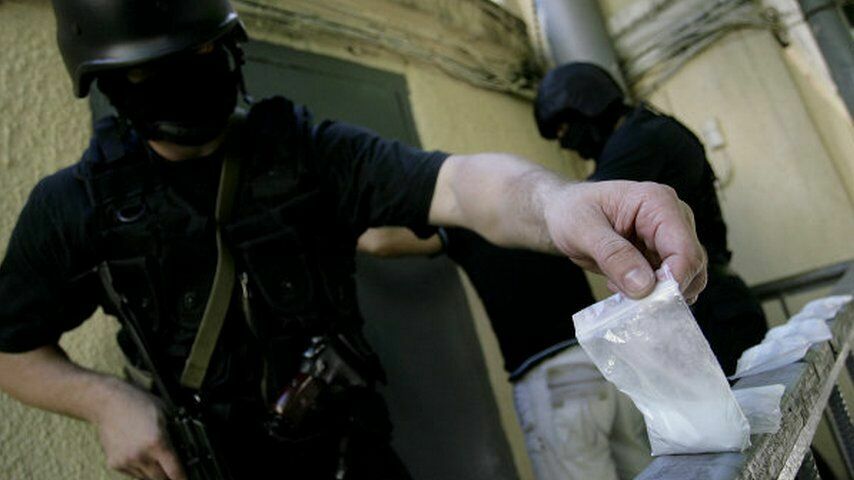 В Подмосковье ФСБ изъяла из подпольной нарколаборатории почти 80 кг наркотиков