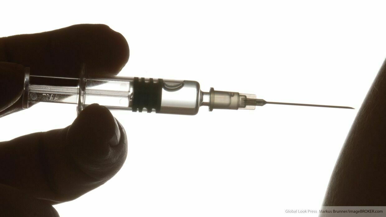 Пятым будешь? Россияне делятся своими впечатлениями от вакцинации