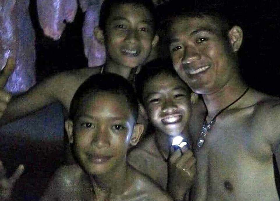 Пленники пещеры. Весь мир следит за спасением детей  в Таиланде