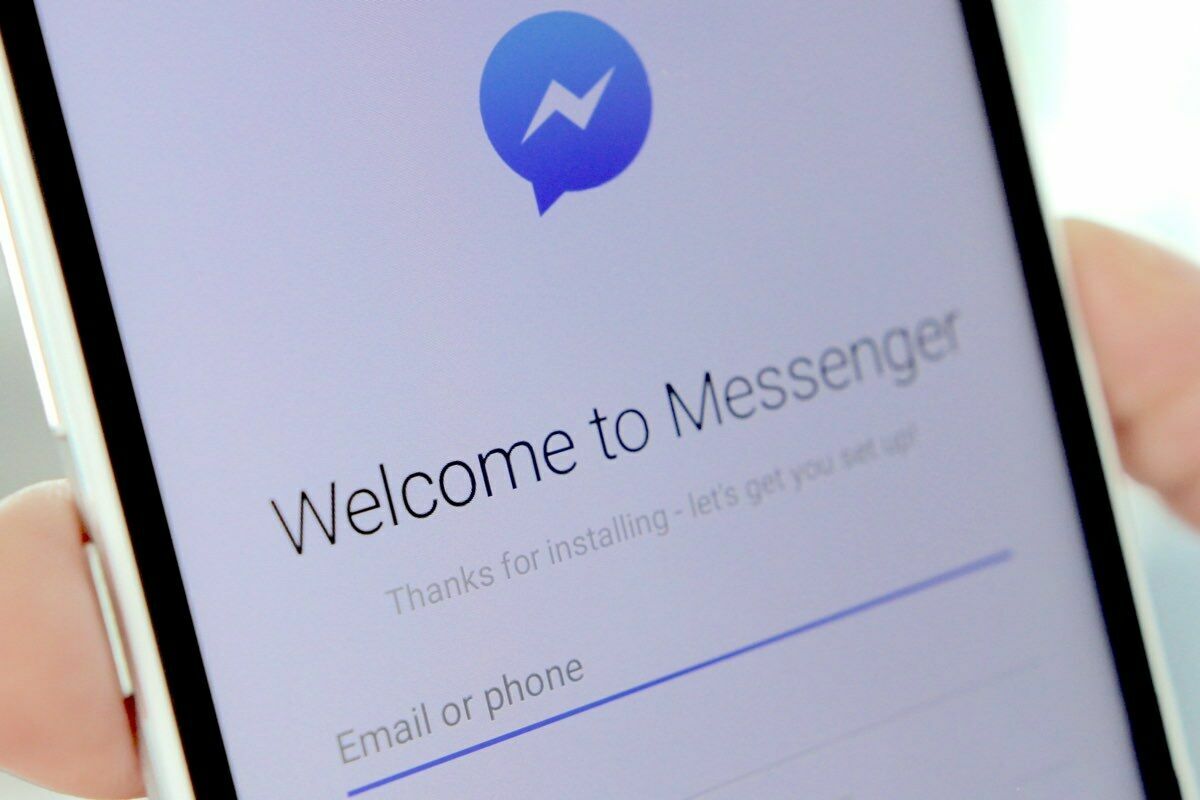 Facebook читает личные сообщения своих пользователей в приложении Messenger