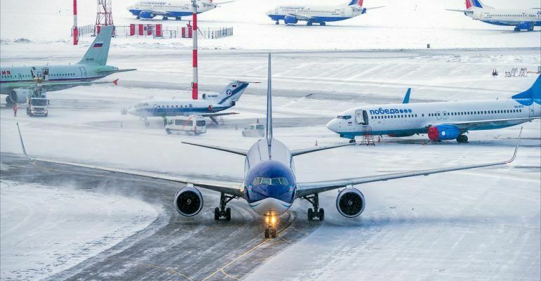 Десятки рейсов задержаны из-за непогоды в московских аэропортах