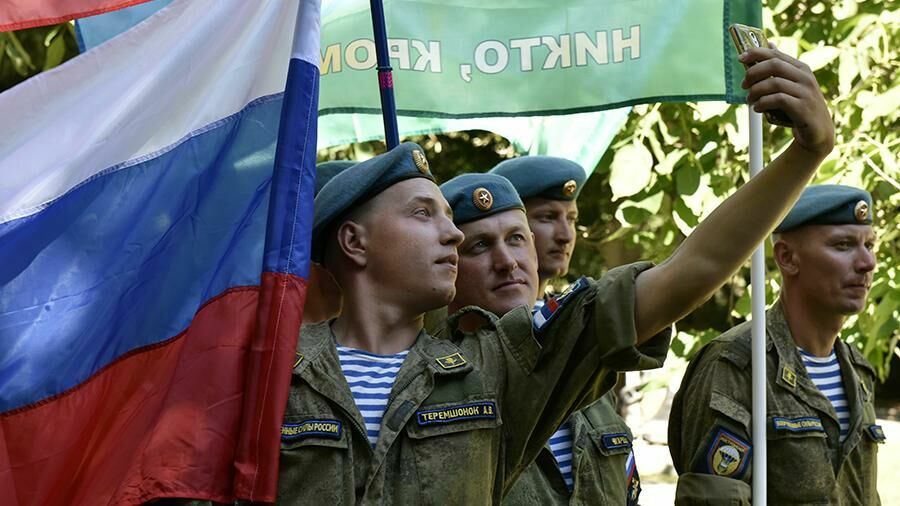 Госдума поддержала запрет на публикацию военными фото в соцсетях