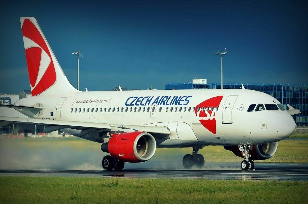 "Чешские авиалинии" объявили о предстоящем увольнении всех сотрудников