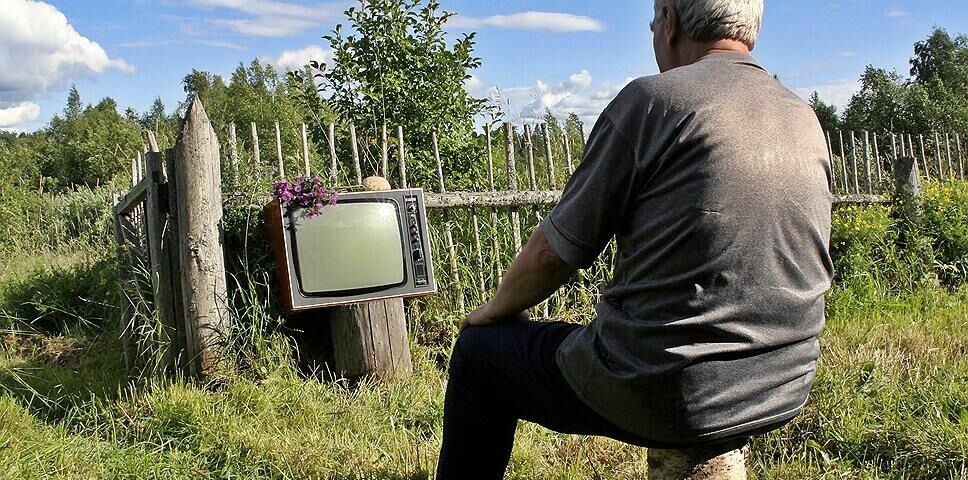 Жертвы телепропаганды: в России ненавидят Америку, но любят доллар