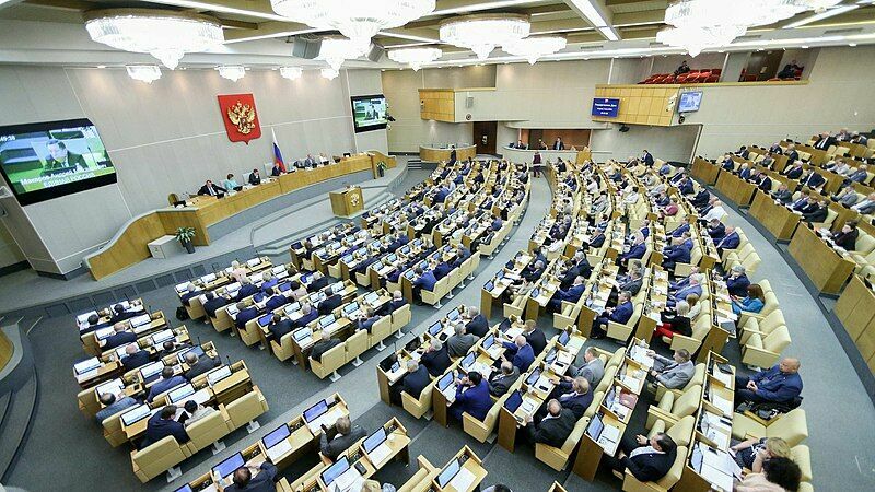 Российским чиновникам предложили оставаться на службе до 70 лет